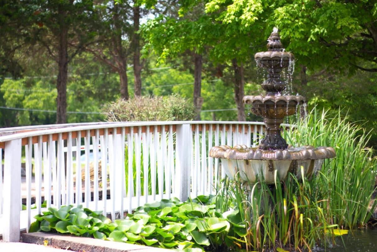 Charming Log Cabin In Bloomington Dış mekan fotoğraf